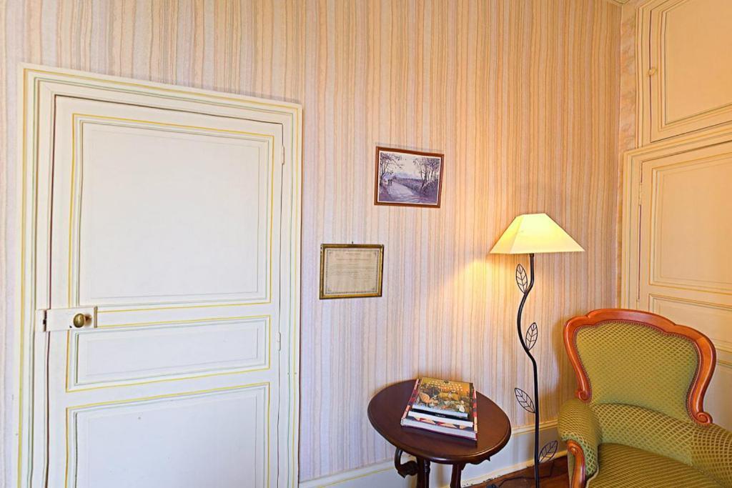 Amphore Du Berry Saint-Amand-Montrond Room photo